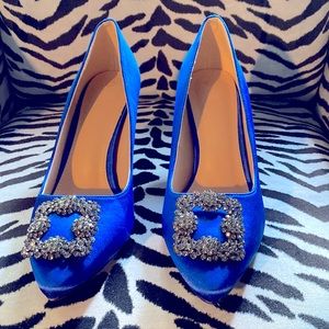 NWOT Royal Blue Satin pumps w Jewel Buckle Size 8.5